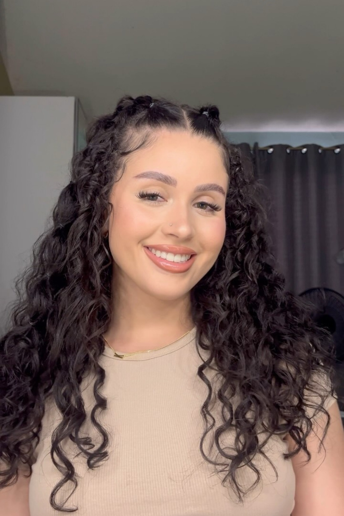 would you try this style? 🤍

#curlyhair #curlystyle #curlyhairinspo #grwm #hairinspo