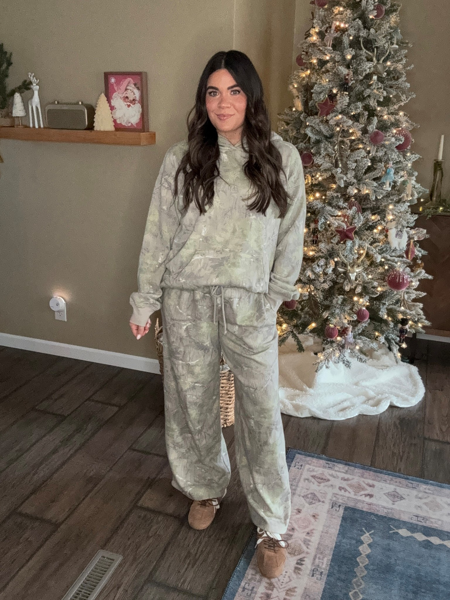 Small sweatshirt & small sweatpants

 Camo set, camo sweatshirt 

#LTKootd #LTKCyberWeek #LTKSaleAlert