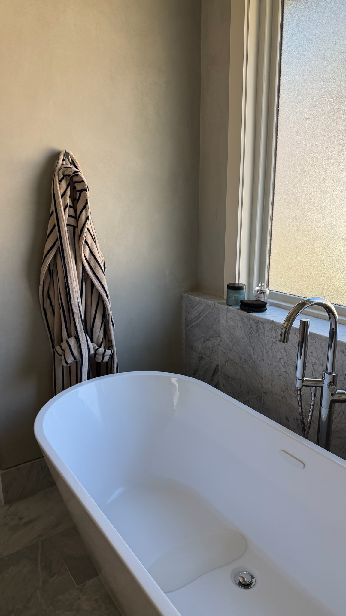 I’ve been loving the Shelter COCONUT MILK BATH MELT so much!! Not linkeable but they have them on the site. Also love the Amazon magnesium flakes if you just want a magnesium bath! 