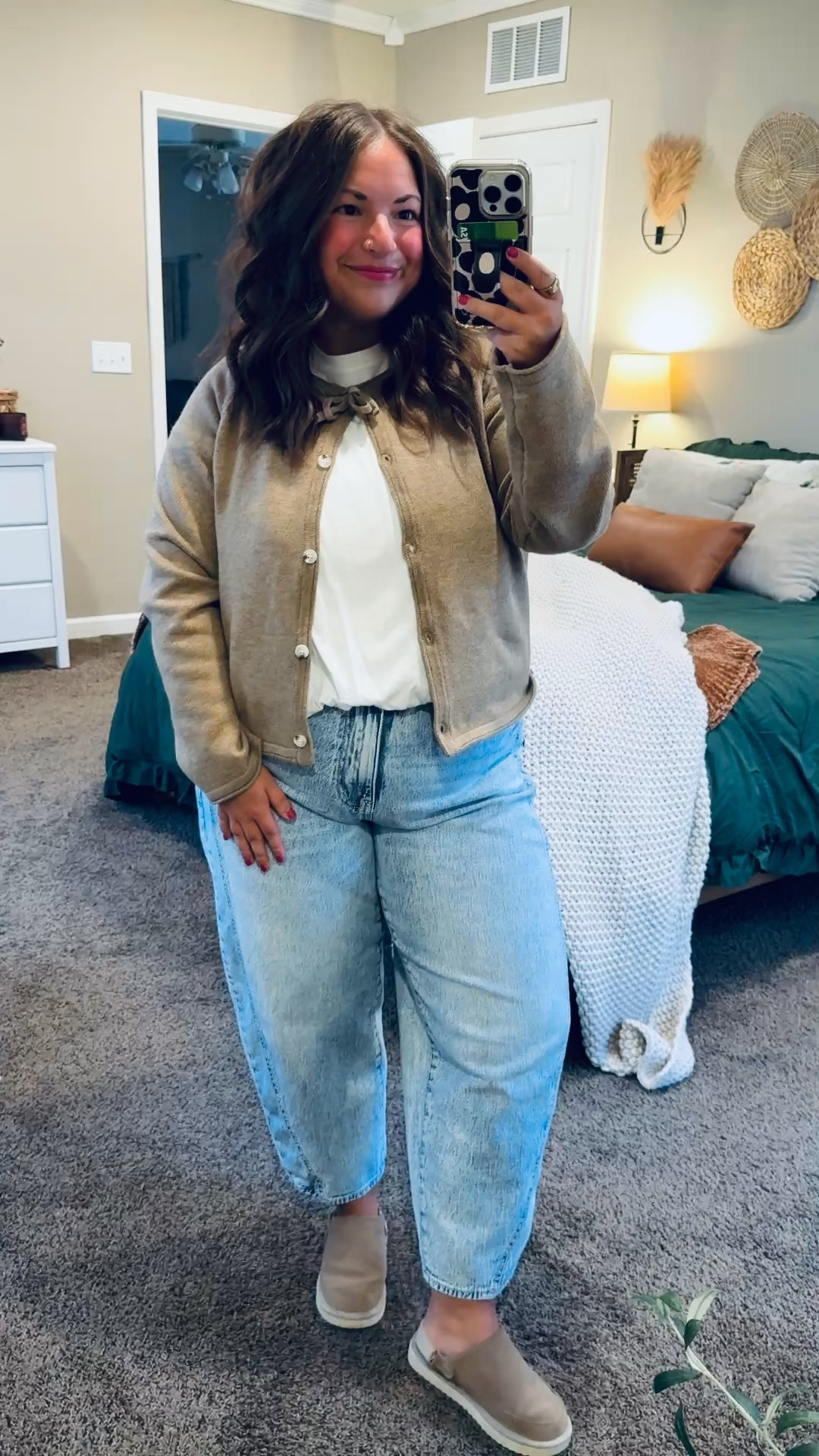 You can’t go wrong with a simple neutral cardigan 🤍 An easy layer that works with everything.

slip on shoes: fit oversized // wearing a kids 2 (linking adult size below)
jeans: fit true to size // wearing a 14
bubble tee: fits true to size // wearing a large
cardigan (part of a set): fits small // wearing an XL 

 

#LTKootd #LTKMidsize