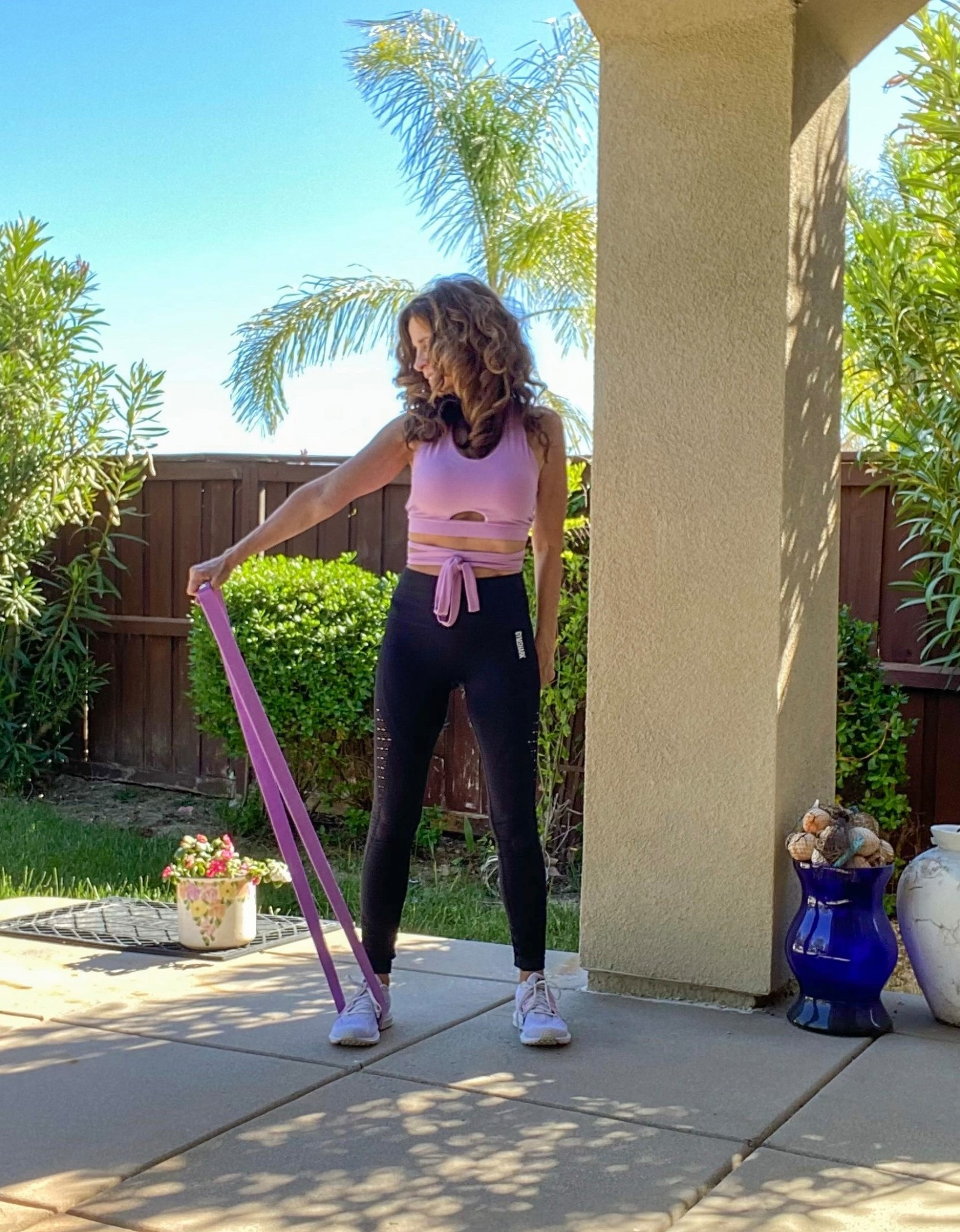 Easy workouts, cute fits 💕
This pink top + black leggings combo is my go-to for band workouts—comfortable, flattering, and supportive. Finished with my favorite Nike shoes for all-day movement.🩷

#LTKfitnessgoals #LTKActive #LTKmomlife