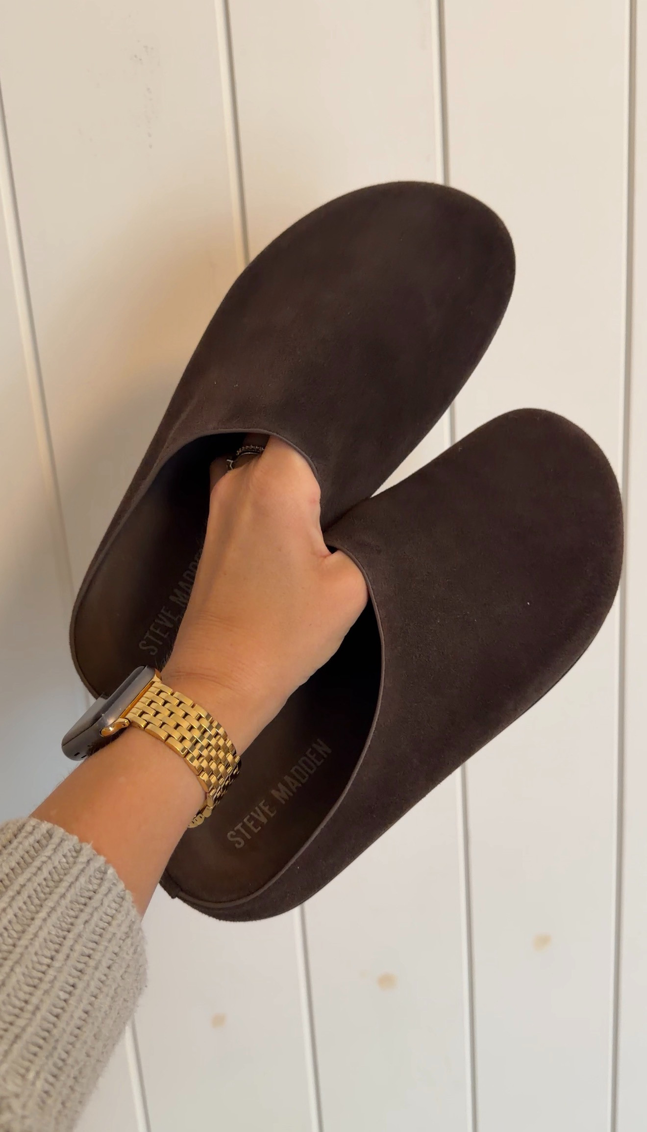 These are the Steve Madden Hudson clog dupes and I’m telling you… they are so good. The original The Row Hudson clogs are over $1,000, and these give you that same elevated, minimal, rich suede look for a fraction of the price. They’re made with real suede (which honestly shocked me at this price point), super soft, and have that clean, sculptural shape that makes any outfit feel instantly more expensive.

The best part is how easy they are to wear — just slip them on and go, but they still look polished enough to dress up. Think effortless minimalist outfits, denim, trousers, even with a sweater set… they just work. If you’ve been eyeing The Row version but can’t justify the price, these will literally save you over $1,000 and still give you that same vibe. Linked here. 

 #LTKootd #LTKmomlife #LTKSaleAlert