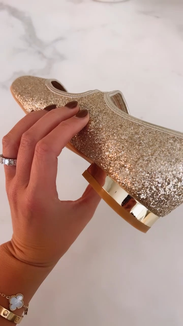 The cutest ballet flats in the whole world 

#LTKstyletip #LTKshoecrush