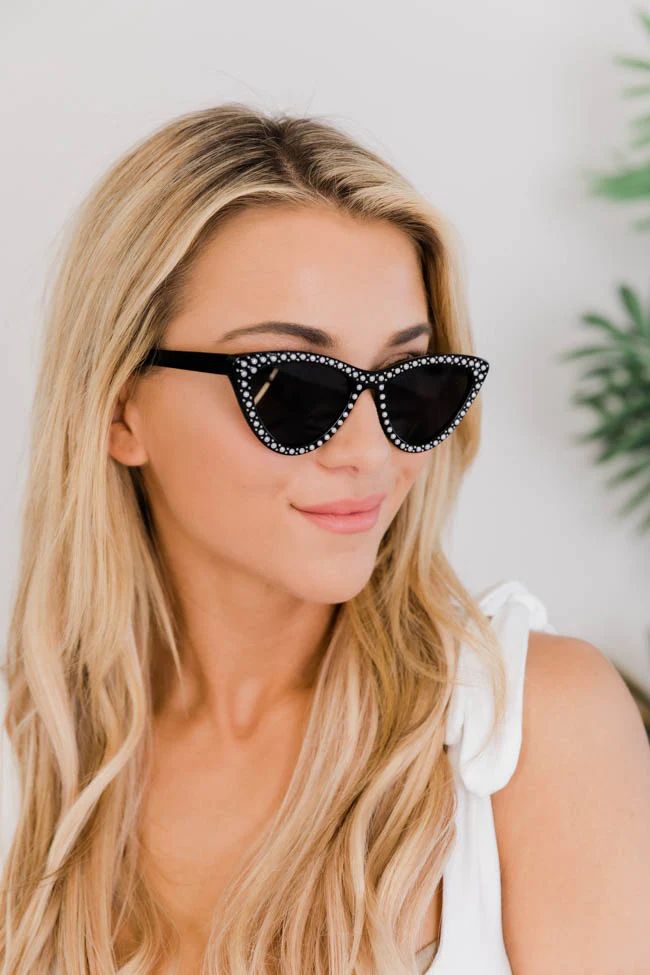 Living In The Past Black Pearl Sunglasses - Pink Lily | Pink Lily