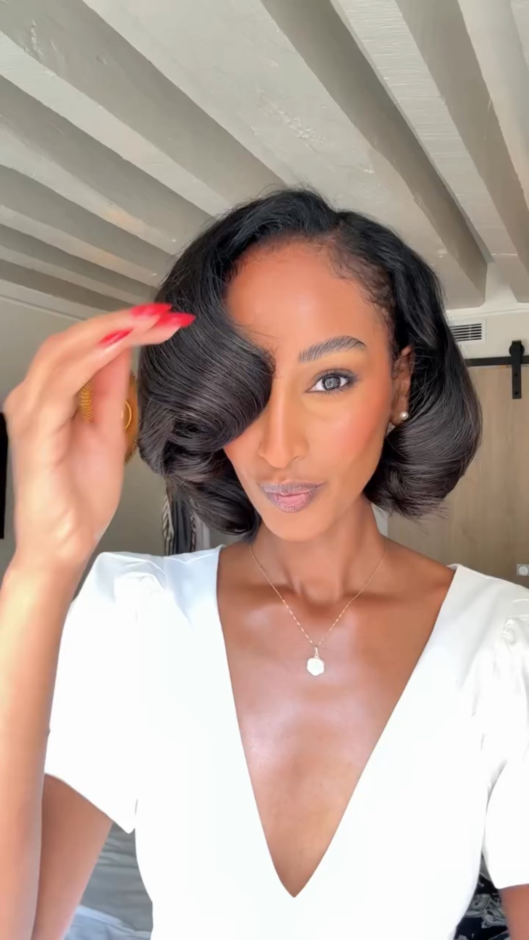 What’s your order? ✨mine is hair → makeup → perfume

#segeninparis #travel #travelvlog #paris #makeup #hair #perfume #grwm

How do you get ready? 💕