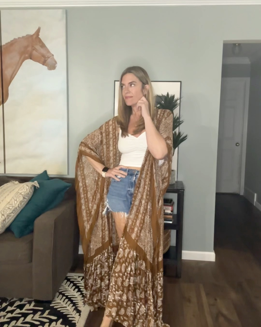 This tapestry kimono is versatile as all get out. I love it with cut offs and a tank top for a casual night out.  But I also use it as a swim cover up, or belt it for a flowy boho dress! 

Wear To:
Country Concert 🤠
Festival 🎡
BBQ 🍗
Mini Golf ⛳️ 

#LTKFindsUnder100 #LTKOver40 #LTKStyleTip