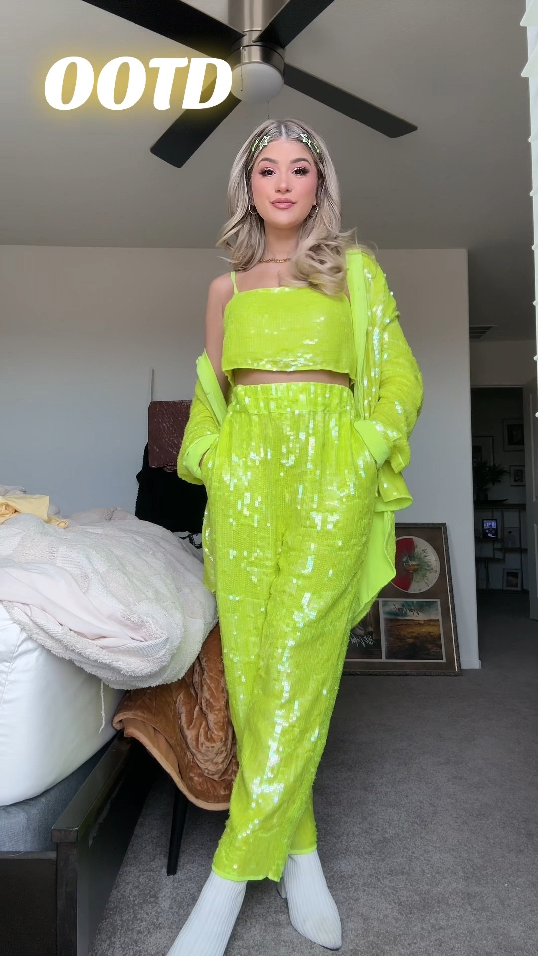 A Highlighter moment! 

#LTKSeasonal #LTKHoliday #LTKStyleTip