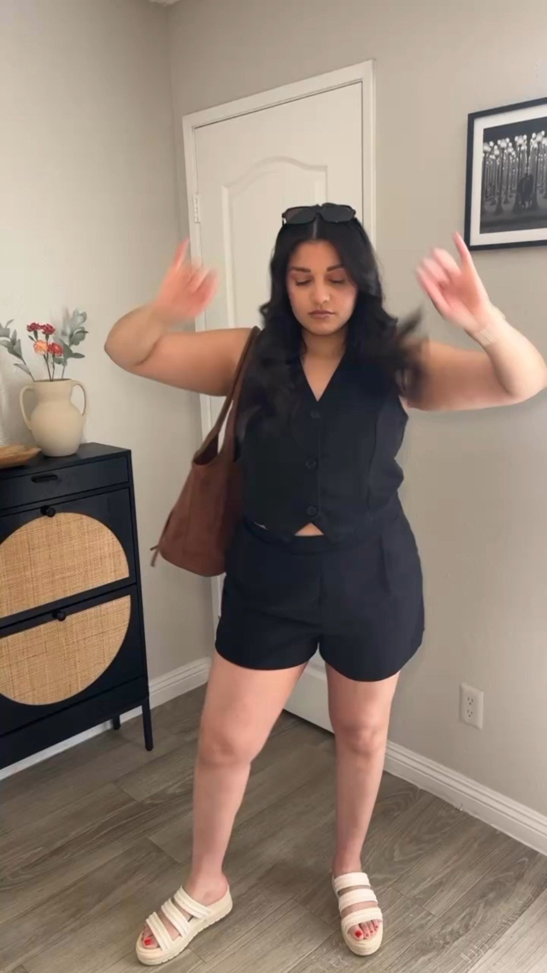 Las Vegas casual and chic brunch outfit 🖤☕️🥐✨☁️

#LTKBeauty #LTKSeasonal #LTKStyleTip