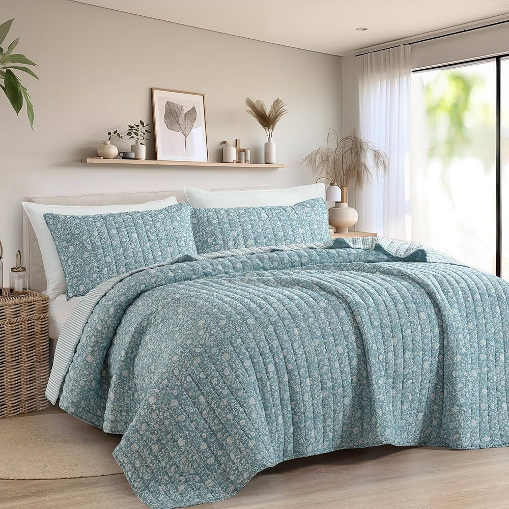 Wonderful Cotton Gauze Quilt Set King Size Blue Floral Bed Cover for All Season,Reversible Voile ... | Amazon (US)