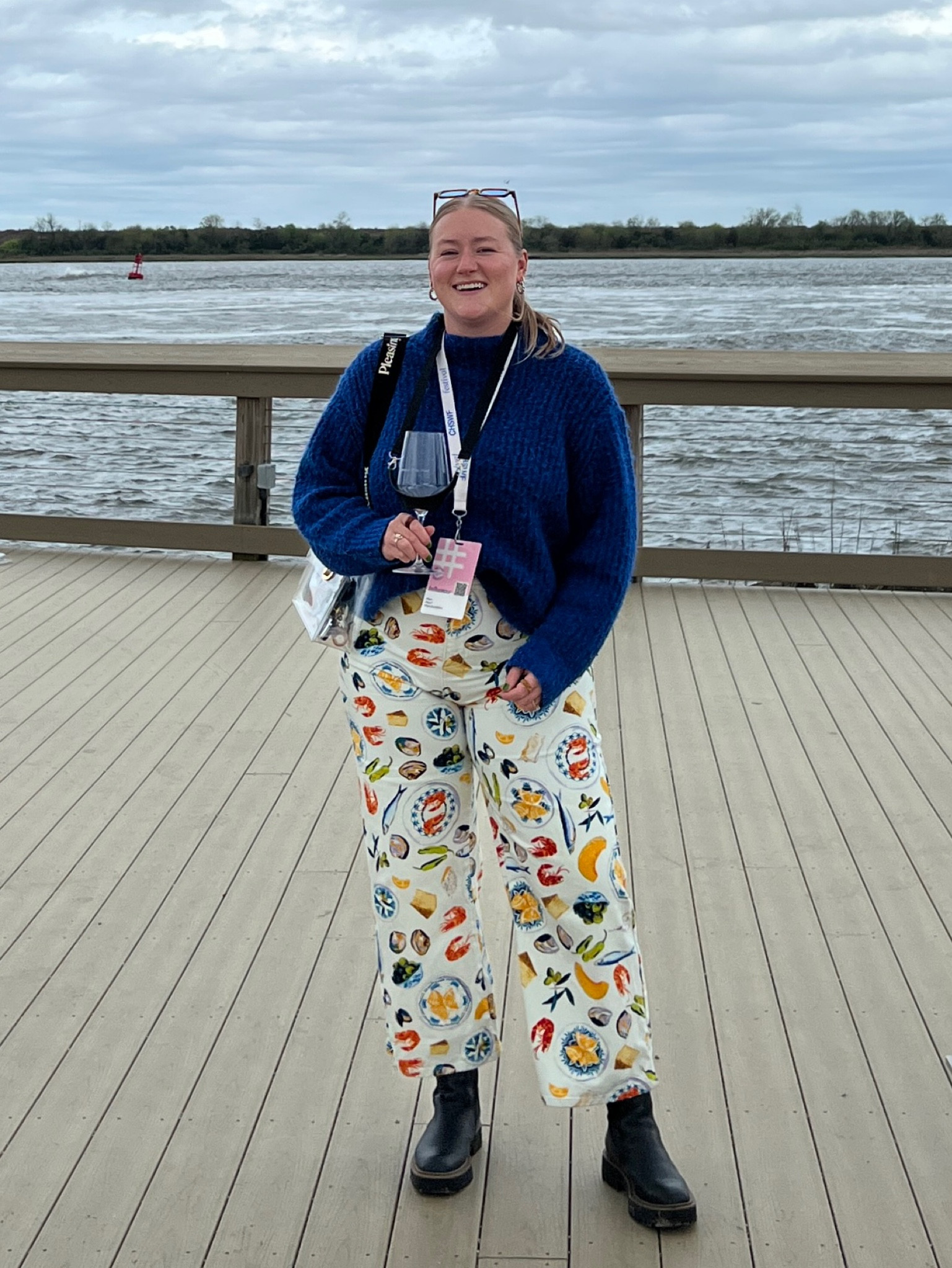 lisa says gah robyn jeans, colorful outfit, midsize style 

#LTKStyleTip #LTKMidsize