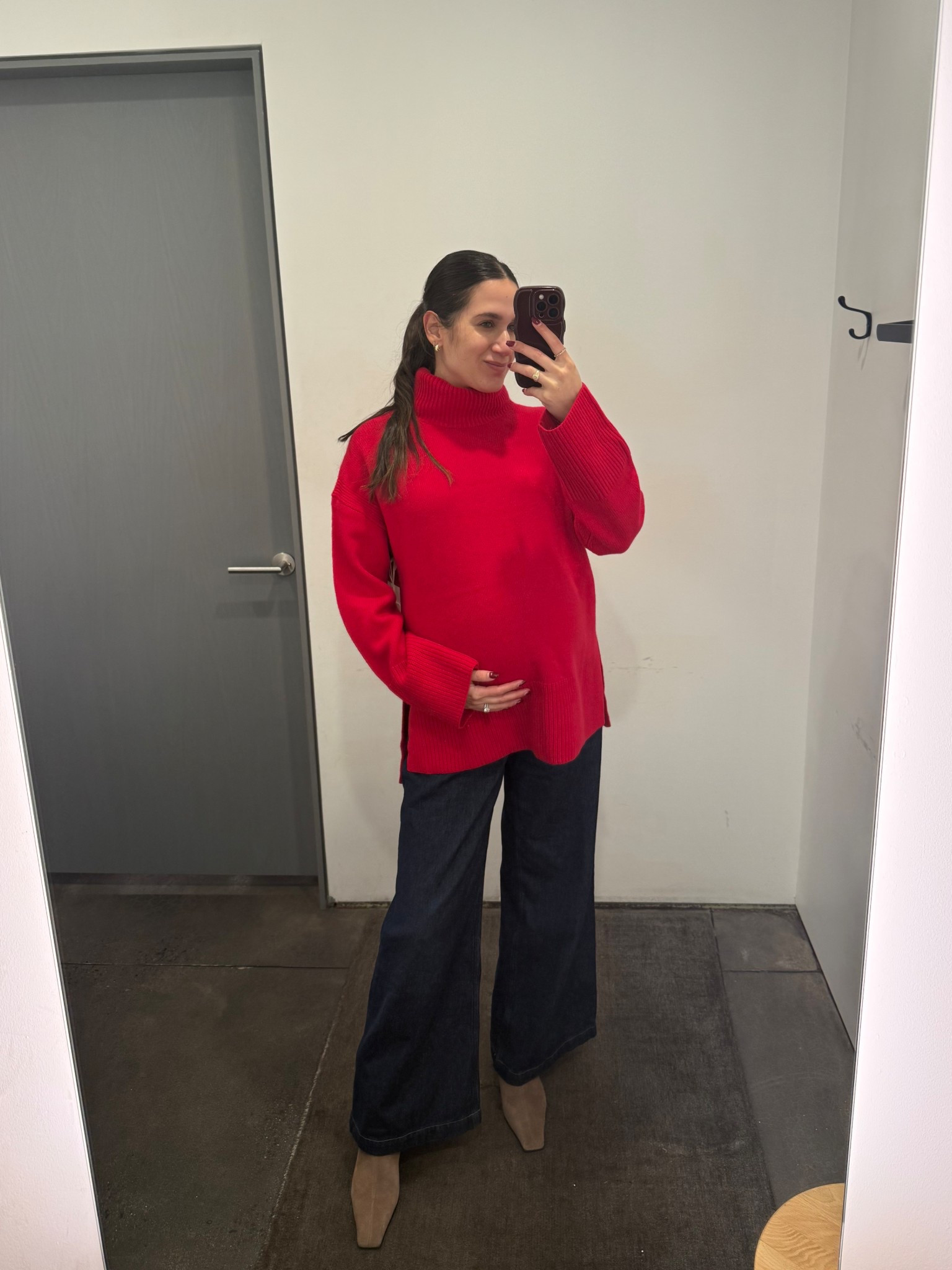 Nordstrom SALE ALERT ❤️ this cashmere & wool sweater blend is almost 50% off. Wearing size M. 



#LTKBump #LTKSaleAlert #LTKHoliday