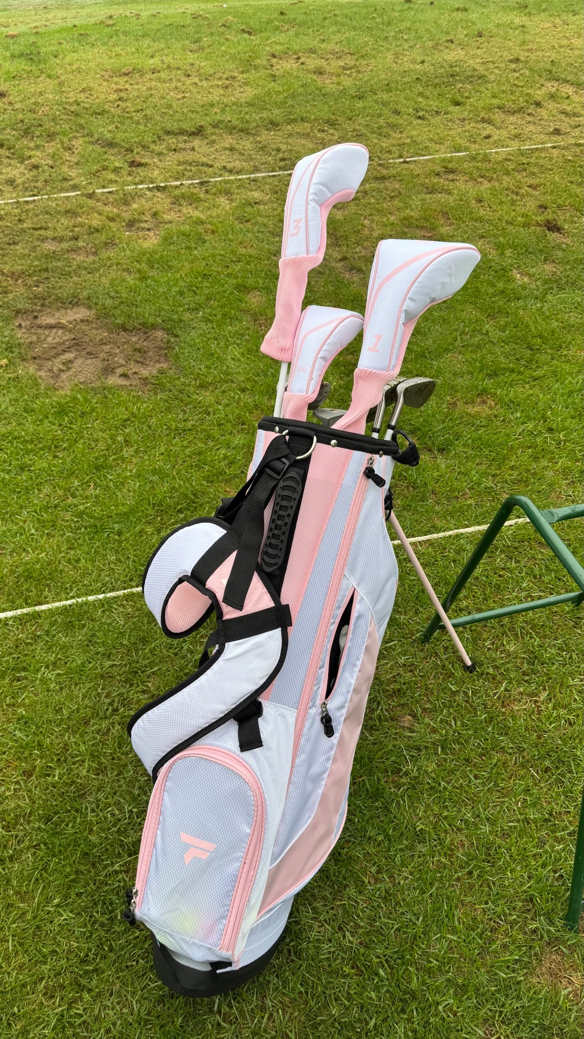 My beginner friendly women’s golf clubs! 