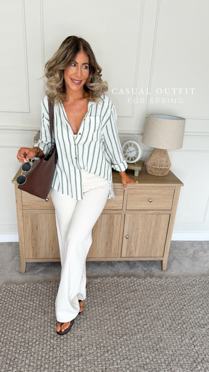 COMFY- CASUAL OUTFIT.

When someone mentions a comfy outfit for spring this is what I think of, a nice shirt, jeans and sandals. Easy to put together and someone you can wear over and over 👏🏻 
Comment LINKS below if you’d like them 🔗 

Happy Sunday everyone! I have less than a month til I say ‘I DO’ now and I’ll be on my first hen do next weekend so there will be lots about this on my stories this week along with my new ‘7 days of dresses’ series starting tomorrow.

*contains pr pieces 
#casualoutfitideas