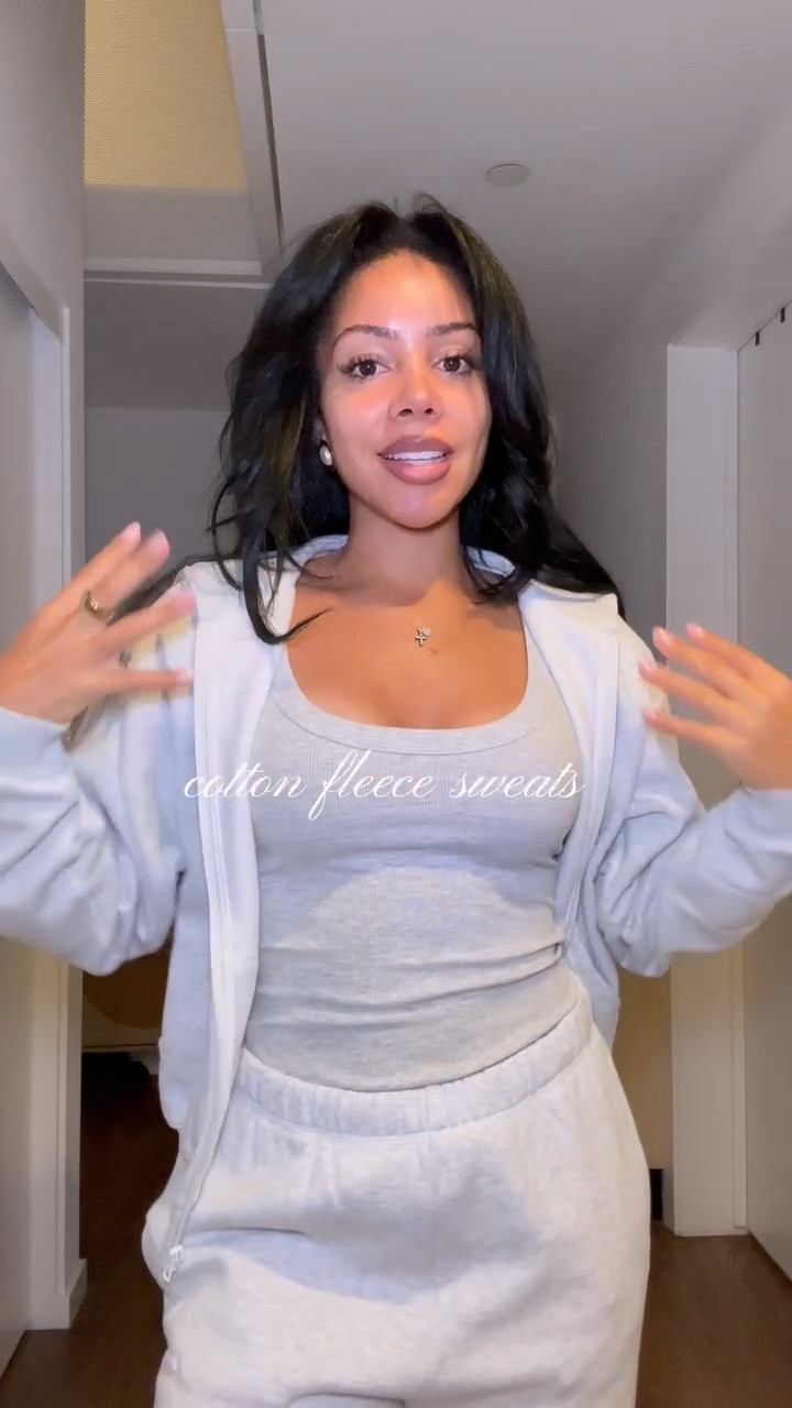 The perfect light gray Skims set — comfy, minimal, and so flattering. #skims #skimshaul #skimsset #ltkskims #ltkaesthetic #ltkfashion #loungewearstyle #cozyoutfit #neutralstyle #greyoutfit #minimalwardrobe #comfystyle #wardrobestaples #ltkfinds #fallneutrals

#LTKFindsUnder100 #LTKselfcare