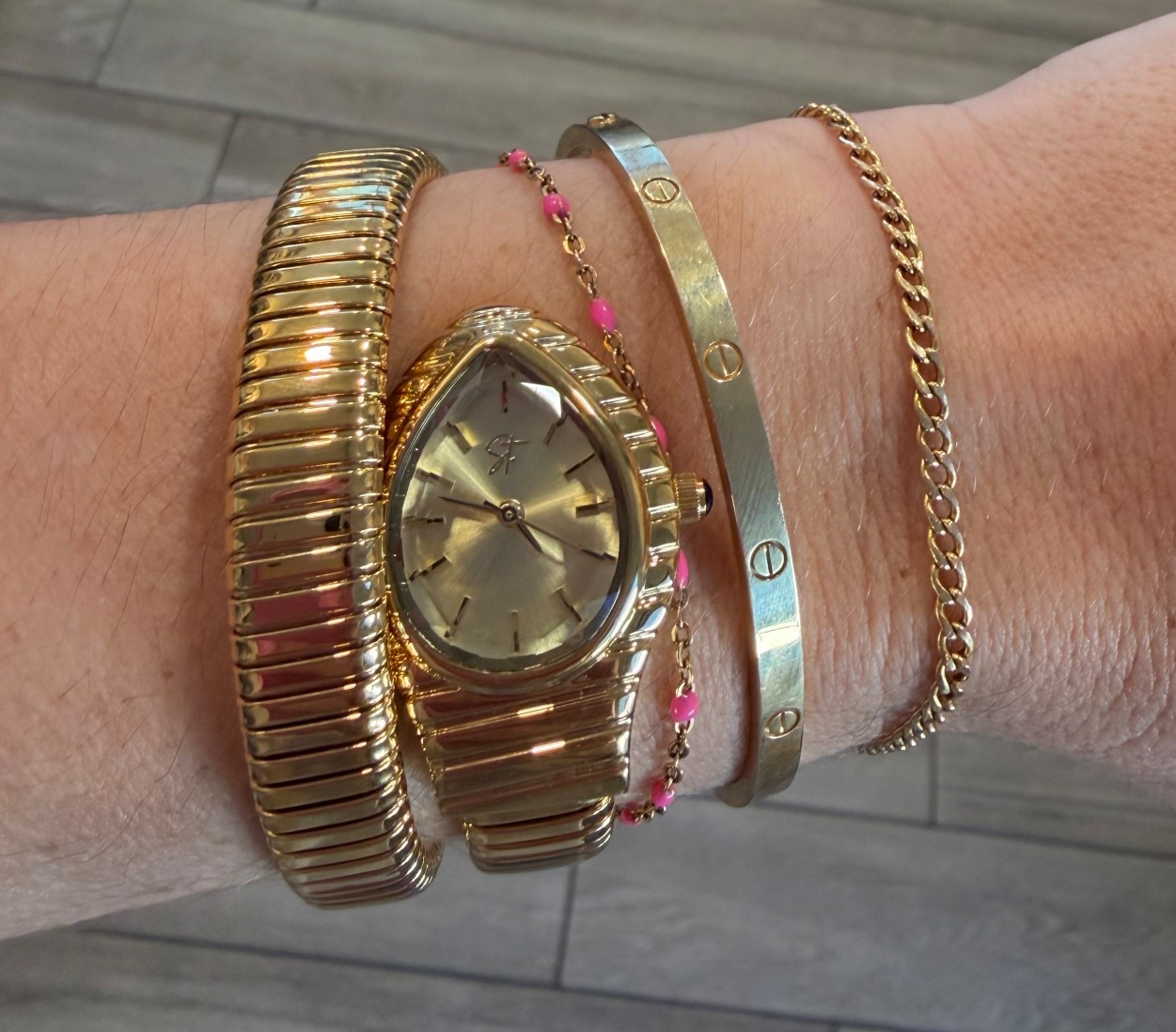 My latest go to watch inspired by the Bvlgari Serpentine ✨ And it’s only $175

#LTKootd #LTKdayinmylife #LTKTravel