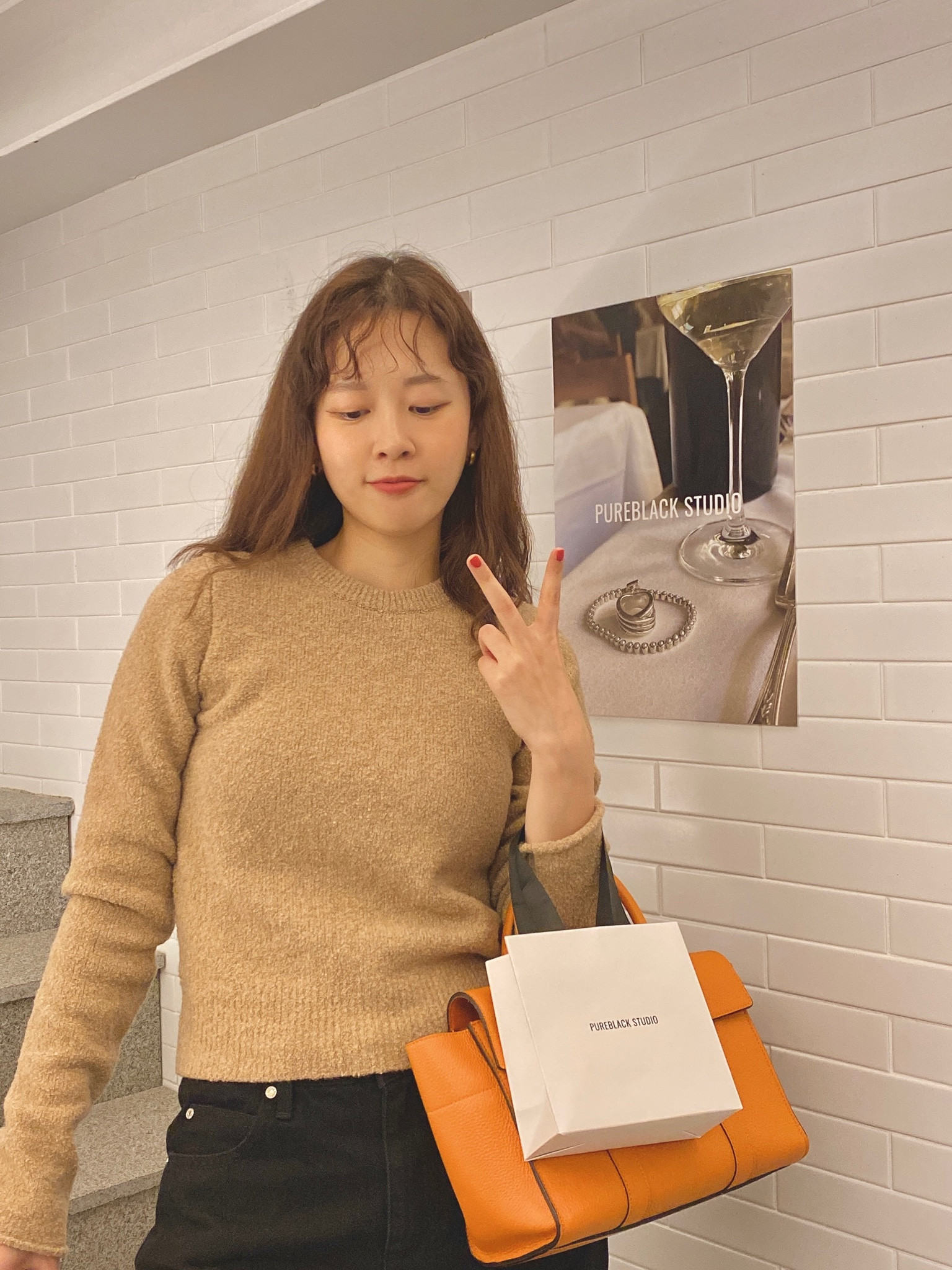 디애퍼처 베이비 쇼트 니트 탑 

기본 컬러인 베이지, 네이비 모두 소장🫰🏻


#LTKstyletip #LTKAsia