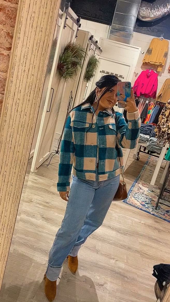 Fall fashion with vintage jeans is always a win🤩 

#LTKfit #LTKSeasonal #LTKHoliday