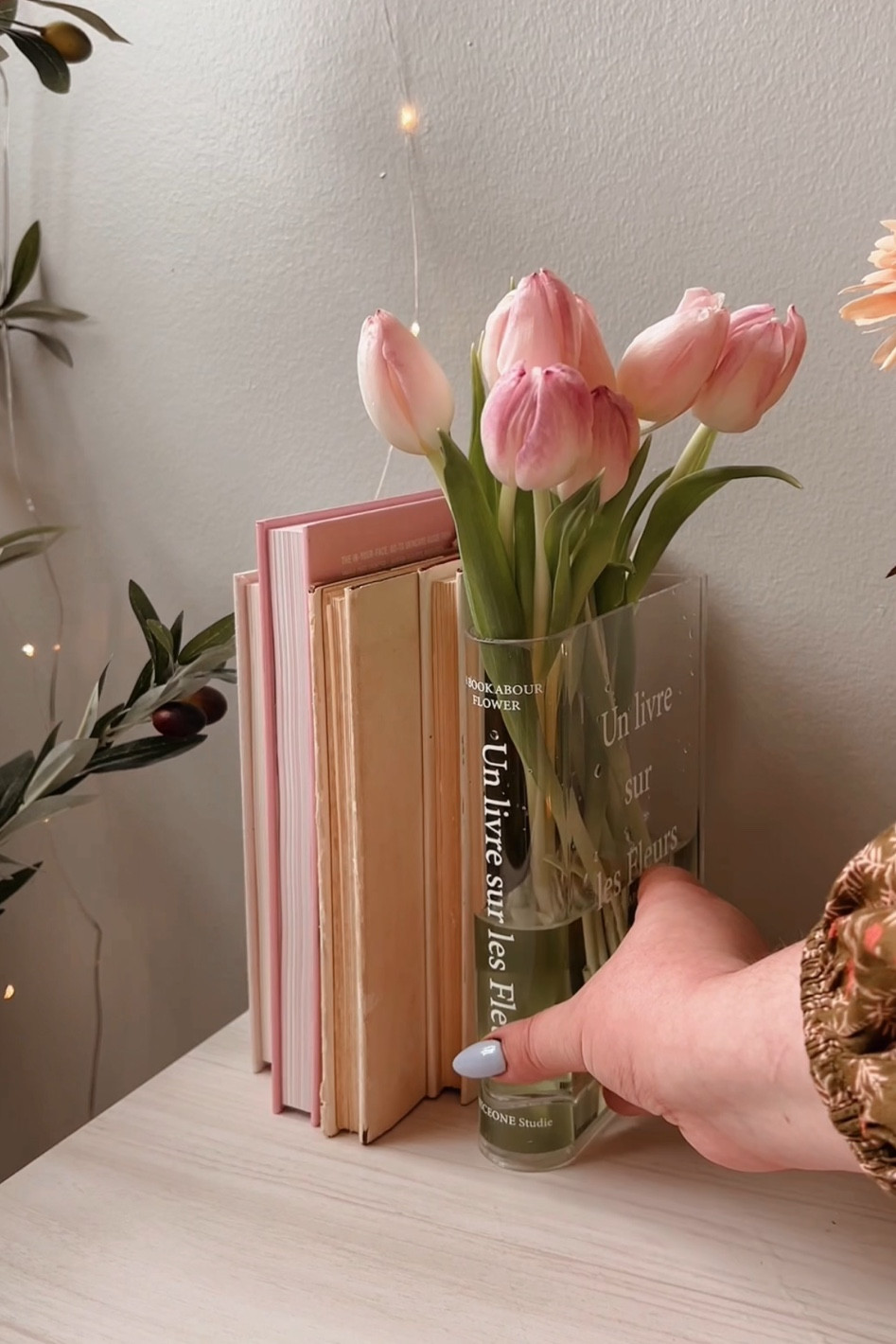Well isnt this book vase cute! Under $25


amazon home, cute amazon finds, amazon spring decor, amazon cottagecore, amazon decor

#LTKhome #LTKunder50