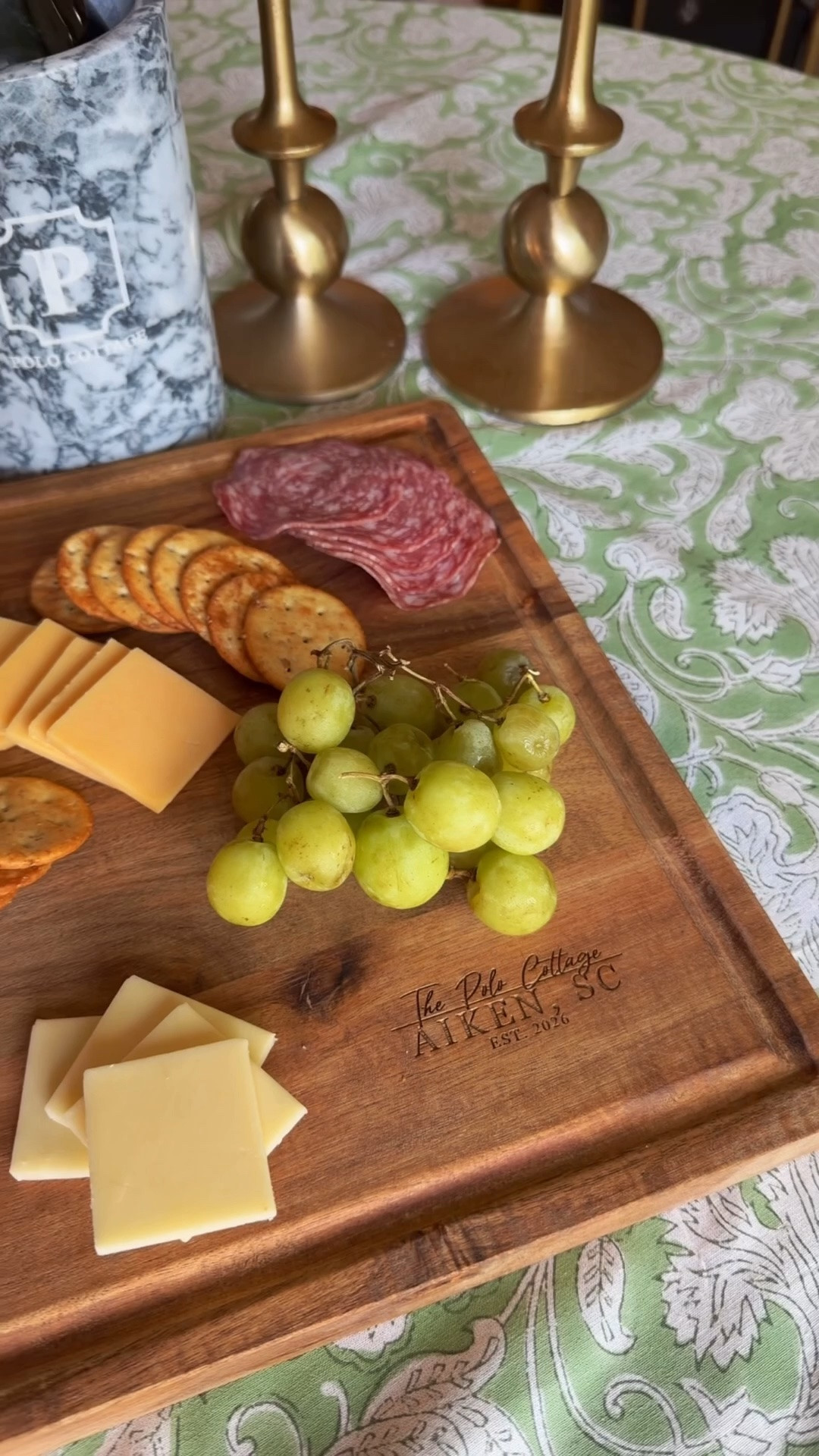 I believe the best house warming gifts are the items you use everyday or on special occasions. 
And my favorites are personalized.

I ad been waiting to use these customized pieces from @homewetbar for when I finally launched the @thePolocottage that time has finally come. 

- custom marble and wood inlay coasters
- marble chamagne/wine chiller
- leather wrapped glass flask
- cutting board

Comment SHOP for a link to these items

#HomeWetBar #ThePoloCottage #housewarminggiftideas #fathersdaygiftideas #giftideas