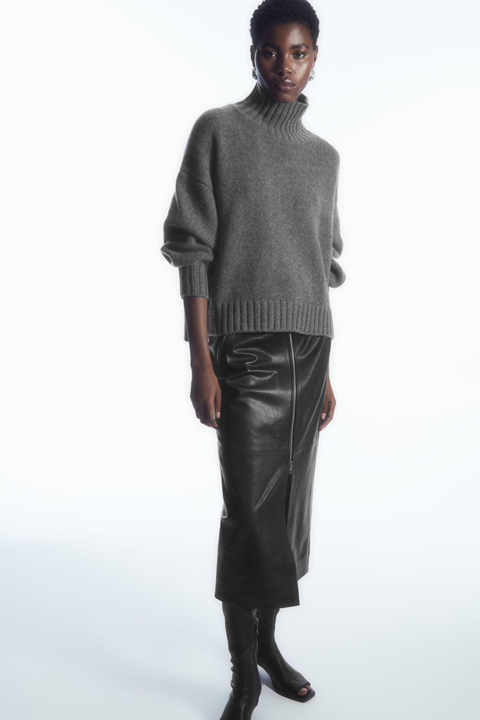 CHUNKY PURE CASHMERE TURTLENECK JUMPER - DARK GREY - COS | COS UK