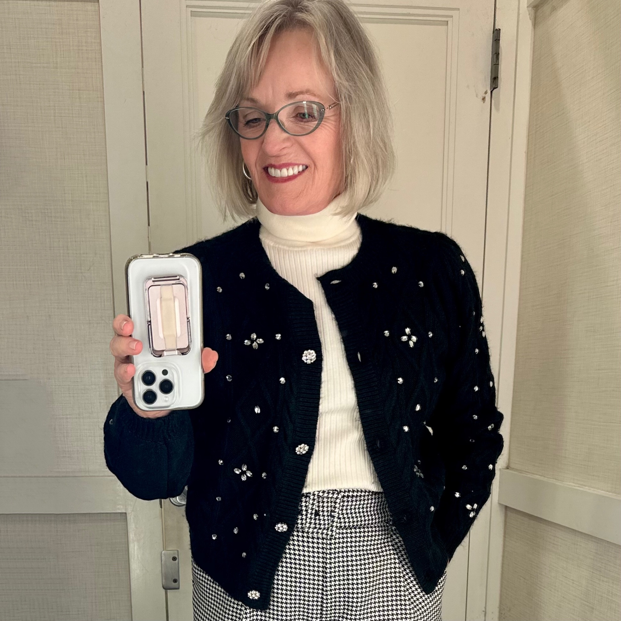 Fun sparkly petite sweater from Loft
Currently 40% off

#LTKsalealert #LTKparties #LTKHoliday