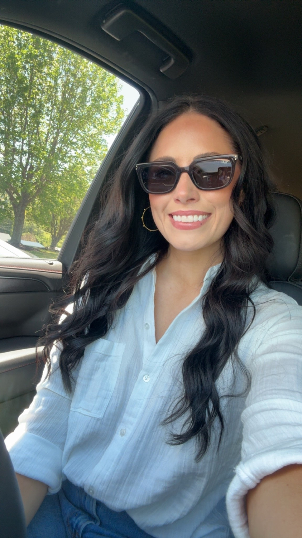 My favorite sunnies 🤍 #rayban #summerootd #summeraccesories

#LTKdayinmylife #LTKgrwm #LTKootd