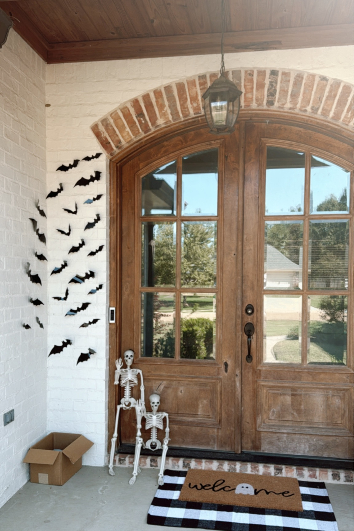 Front porch for Halloween 🖤🤍👻

#LTKSeasonal #LTKHoliday