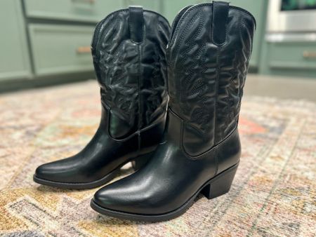 Under $18 Walmart cowboy boots?! 😱

#LTKover40 #LTKfindsunder50 #LTKstyletip