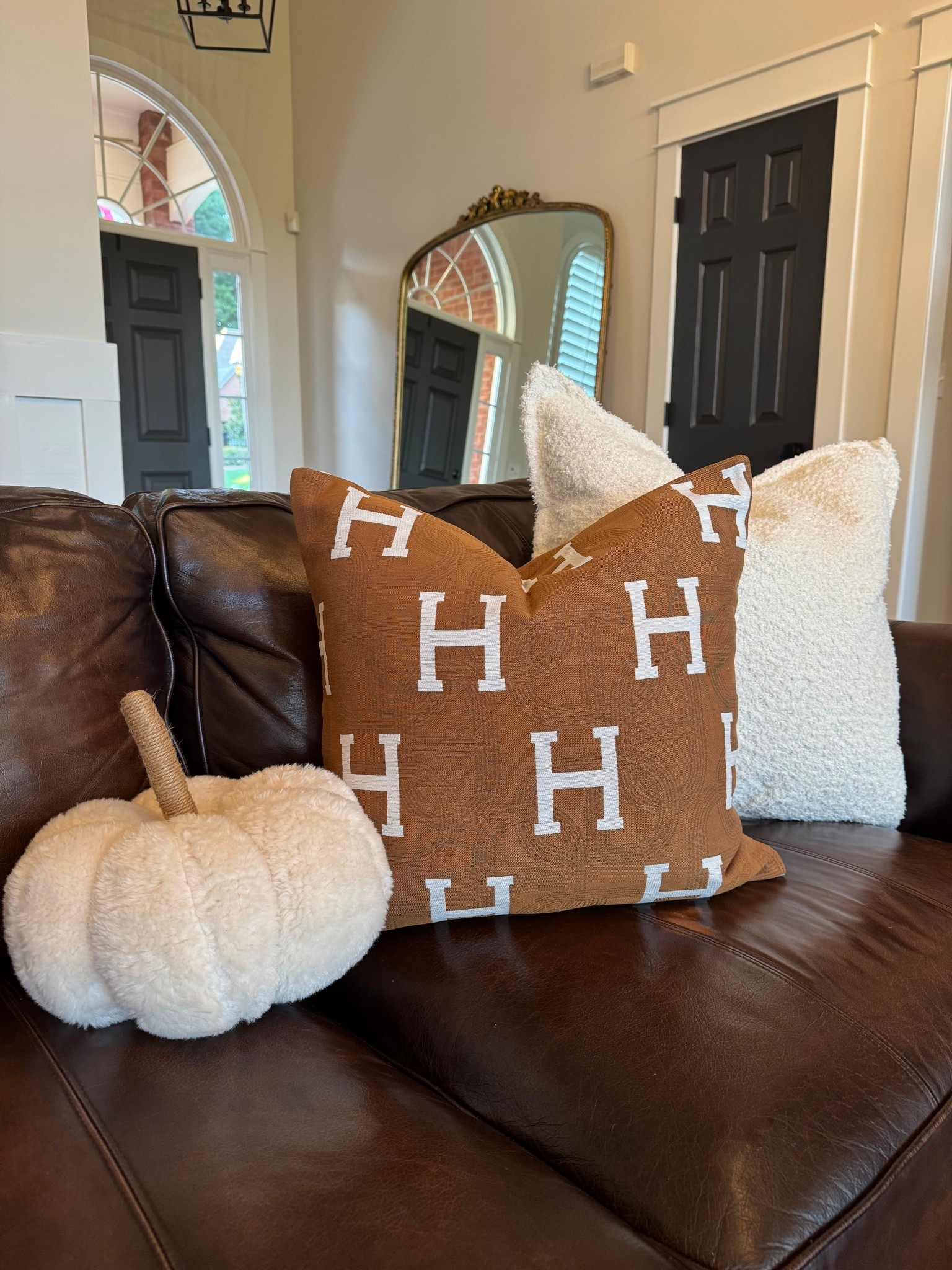 Starbucks releases Pumpkin Spice… pumpkins are going out ✨🍂🎃

H pillow covers are 18inch and cream are 20inch ✨

#LTKHome #LTKSeasonal #LTKFindsUnder50