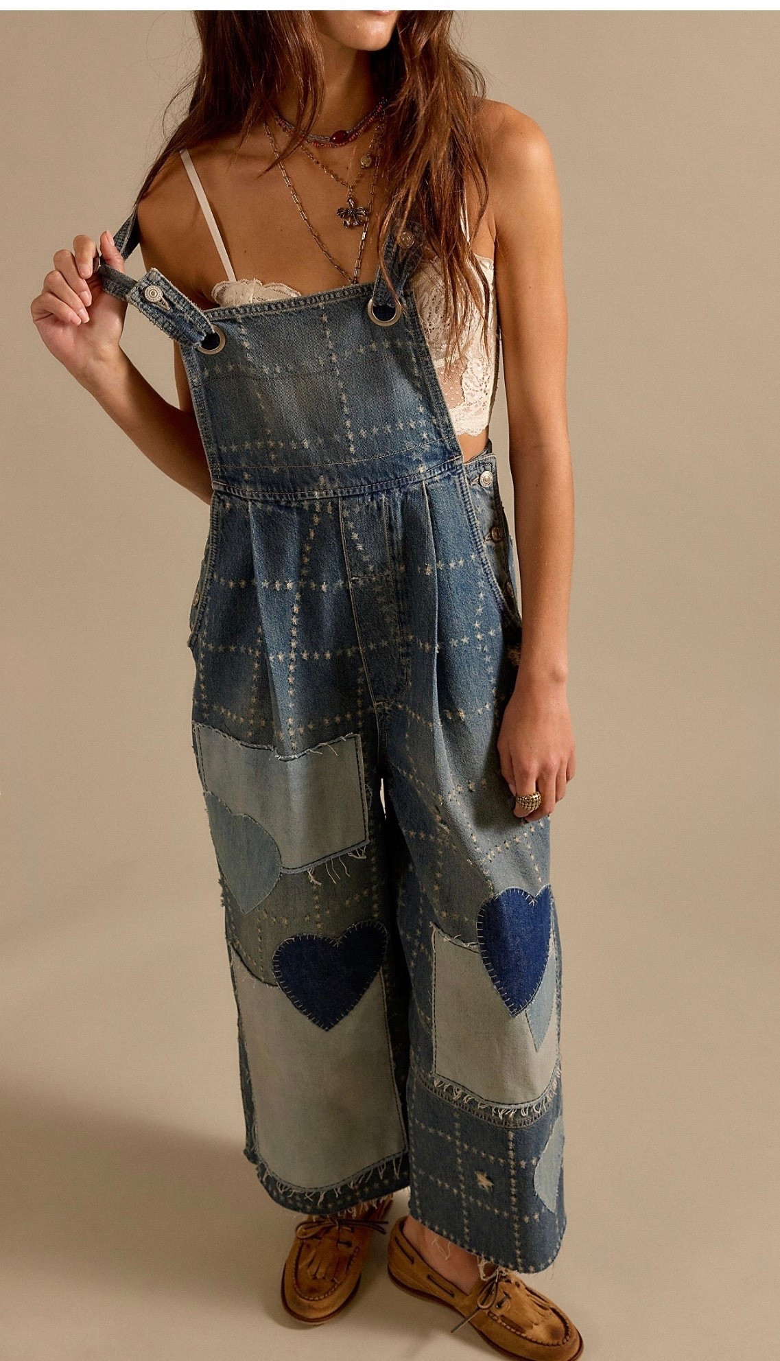 We The Free Rambler Novelty Overalls

A top-rated pair gets a crafty, swoon-worthy twist.

Step into these easy, effortless overalls from We The Free, featured in a soft denim fabrication with a slightly barreled leg and grommet details.

#LTKootd #LTKTravel #LTKWorkwear