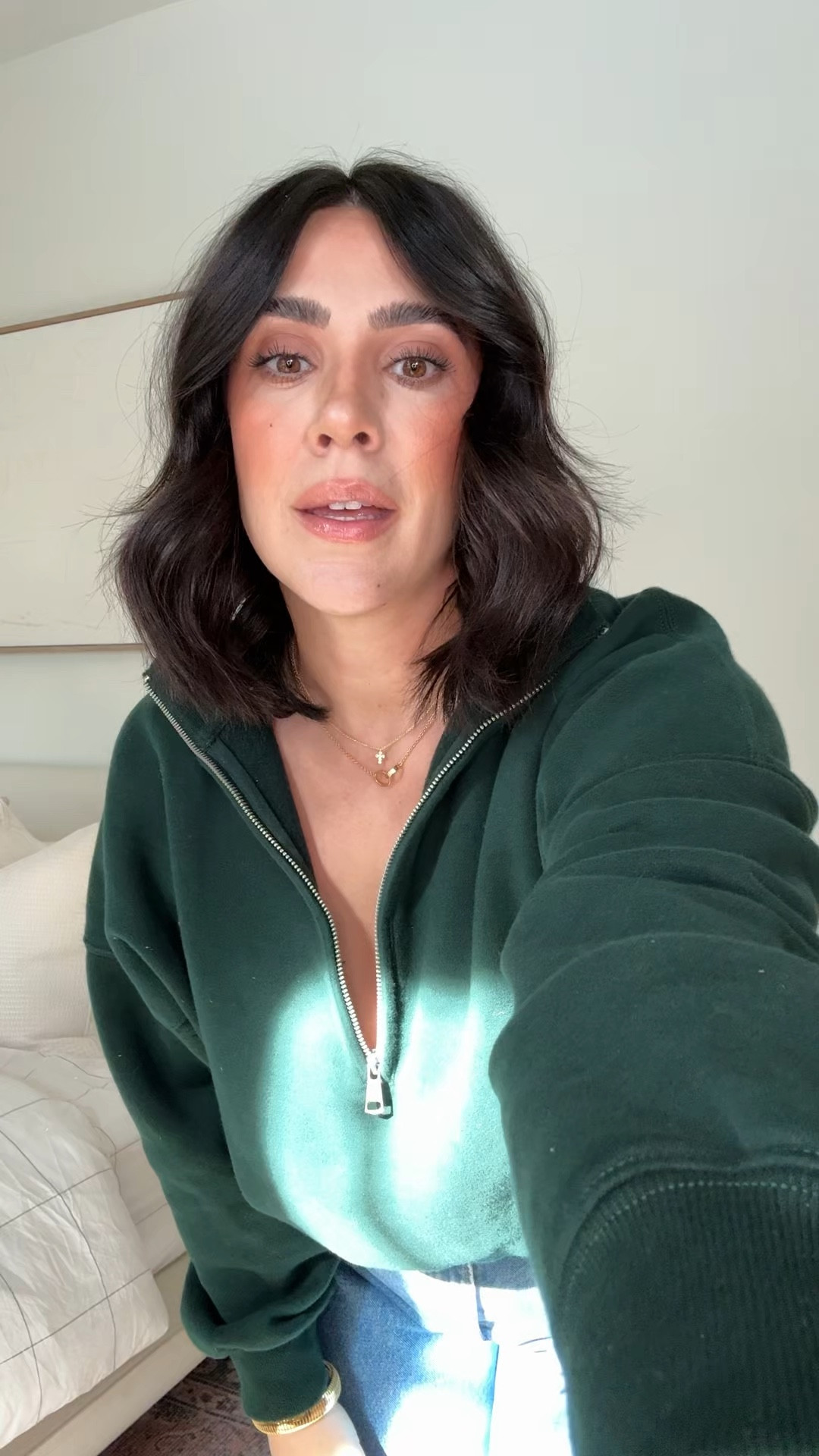 Barrel jeans as a midsize inverted triangle - apple shape? Size 30, no stretch but very comfortable and wearable! Would you wear? 

Abercrombie jeans, mom jeans, mom style, get ready with me, easy outfit

#LTKMidsize #LTKMostLoved #LTKWatchNow