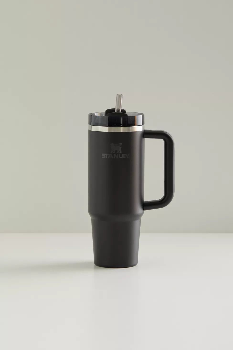 Stanley Flip Straw 30 oz Travel Tumbler | Urban Outfitters (US and RoW)