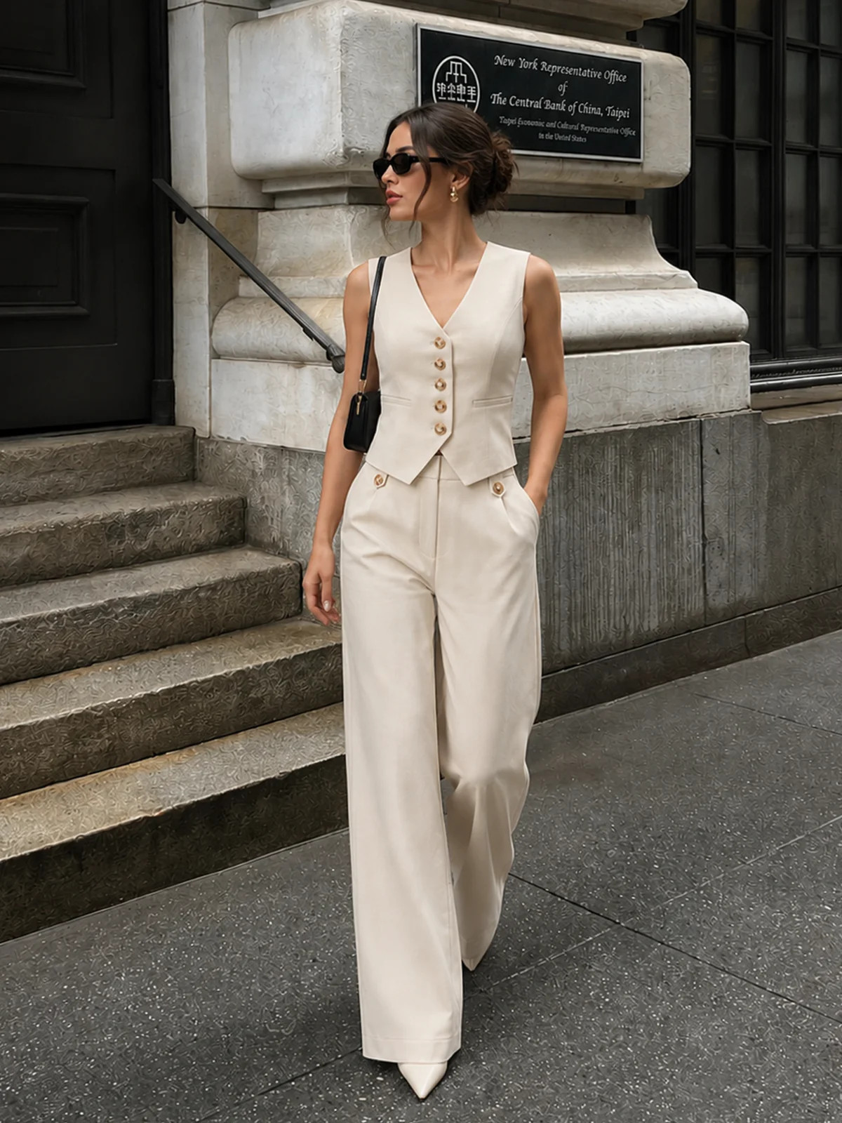 V-neck button-front cropped fitted vest and wide-leg trousers set | Commense