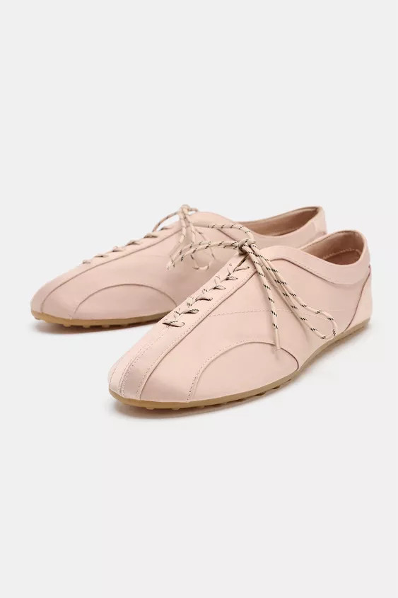 SPORTLICHE BALLERINA MIT SCHNÜRUNG | Zara DE