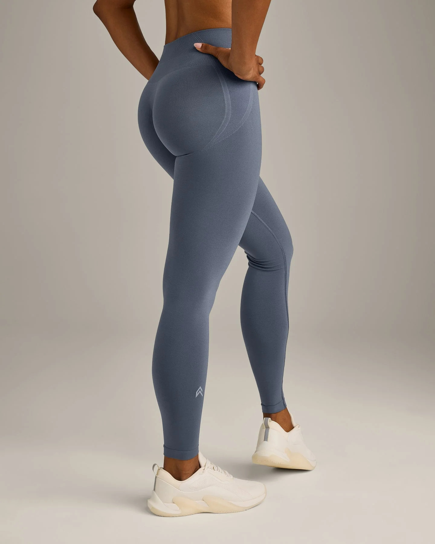 EffortlessLift™ Seamless Leggings with Gray Logo 
 Light Granite Blue | Oner Active (UK / US)