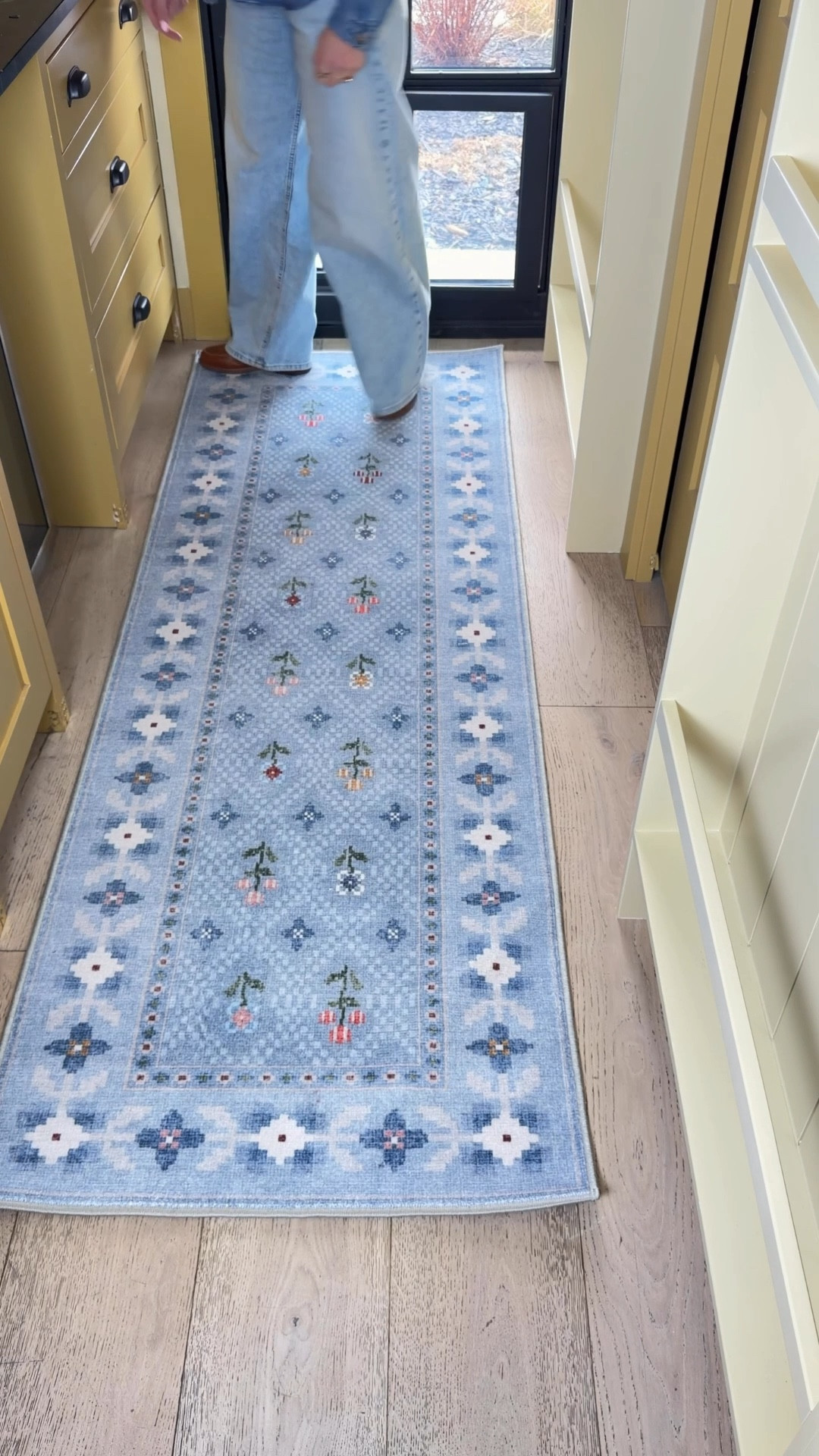 BROOKE20 for 20%
*$100 purchases, some excluded brands

@anthropologie #AnthroPartner 
