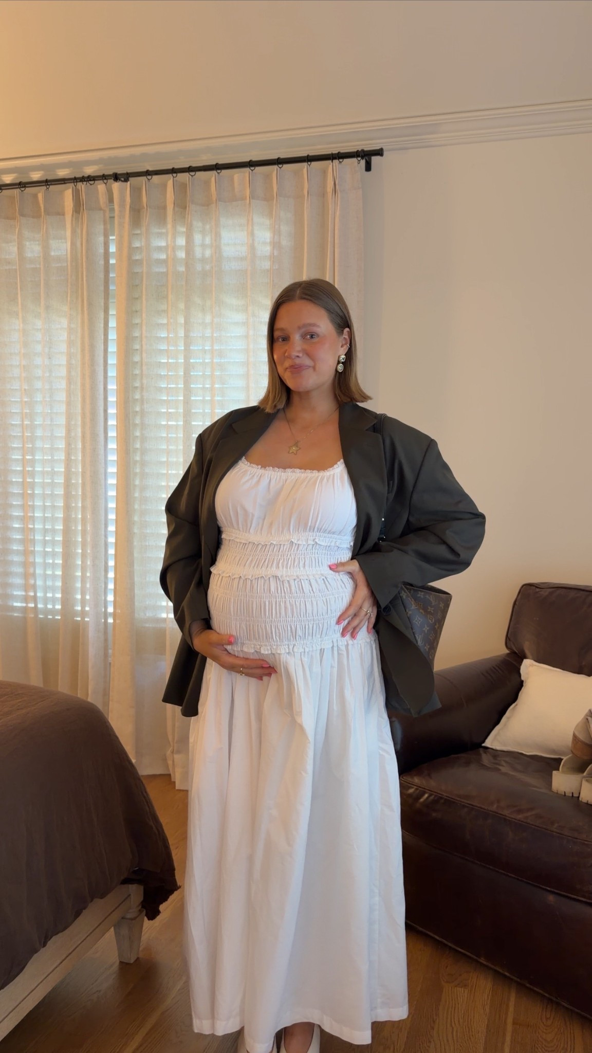 GRWM pregnant! Blazer almost sold out wearing a medium I linked similar!  I also own and love the Amazon one size up once for that really oversized fit. Dress size Large if I wasn’t pregnant I would buy a medium. It’s really comfy and there’s a good amount of room in the chest too. Built in pads you can take out. 

#pregnancy #pregnantstyle #bresheppard #abercrombie #blazer #bumpstyle