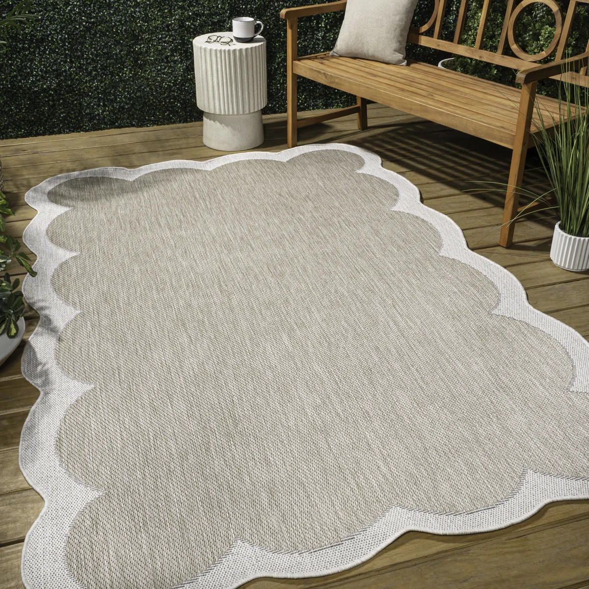 Manado Classic Cottage Two-Tone Scalloped Beige/Cream Indoor/Outdoor Rug | Wayfair North America
