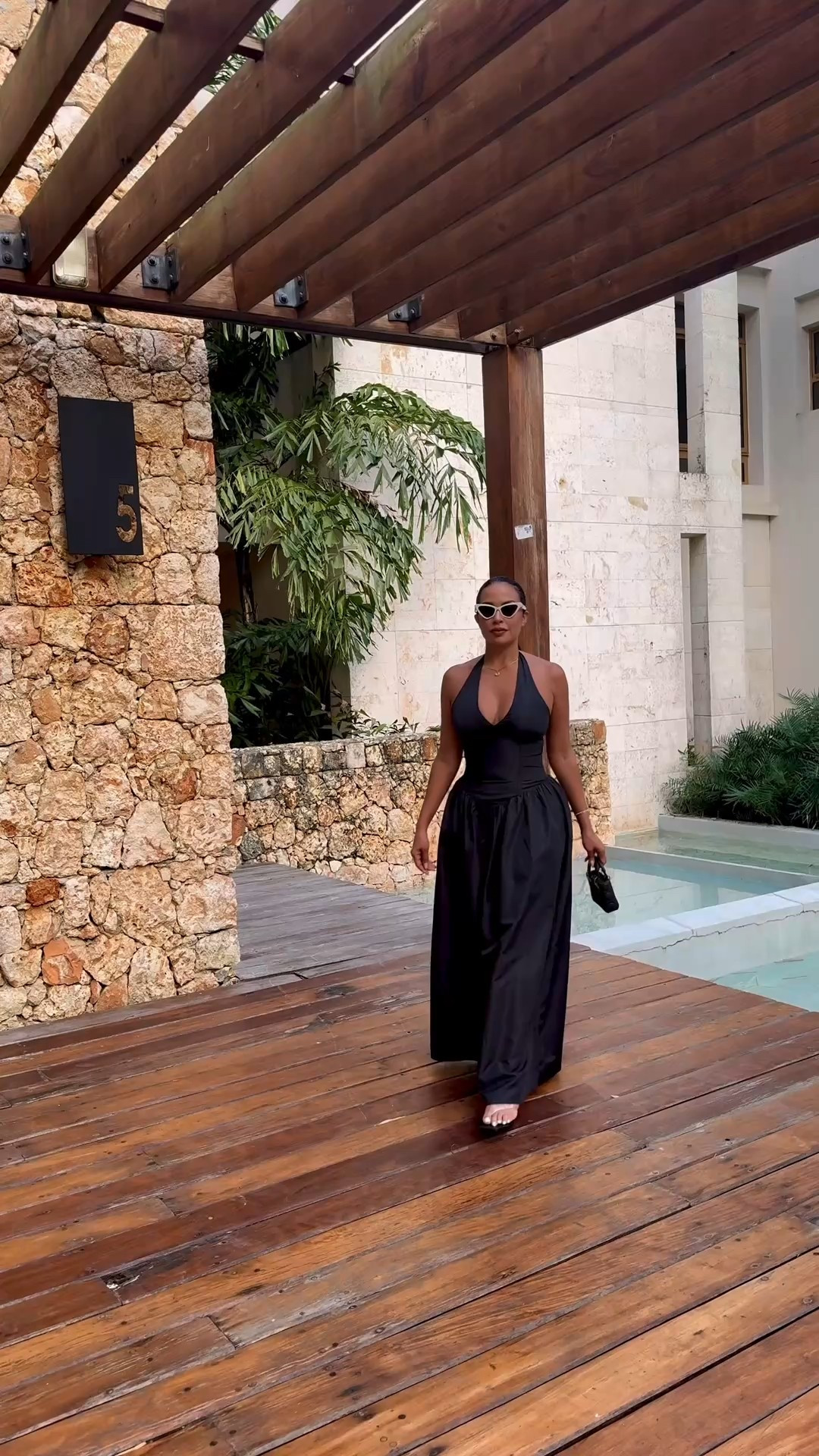 The perfect dress! Perfect for vacations, but also cute occasions! Great price too! 

#LTKTravel #LTKSeasonal #LTKWedding