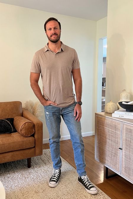 Easy outfit for the guys! Joe is 6’2” 195ish lbs with an athletic slim build and wears a L in tops and 33x34 or L in pants. 

Men’s outfit idea, Abercrombie mens

#LTKSeasonal #LTKSale #LTKmens