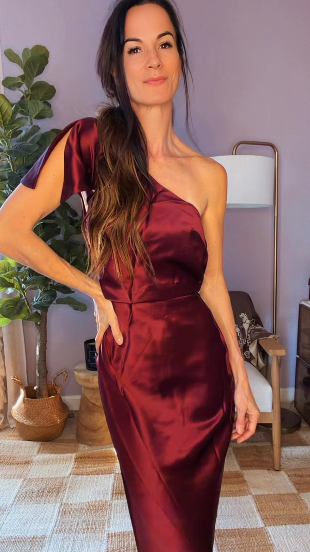 Another night, another sultry moment wrapped in satin & owning the room. This deep merlot number is giving melted-chocolate elegance meets holiday enchantress… and trust me, she moves as good as she looks. 💋

One-shoulder drama ✔️
Bare back moment ✔️
That rich luxe sheen ✔️

Holiday season isn’t ready for this level of glam. 🔥 

Wearing XS

#NicoleColeeStyle #FestiveFashion #HolidayGlam #SatinDress #OneShoulderDress #PartySeason #MerlotGown #ChicAndSultry #HolidayStyle #EveningLook #GRWM #FashionOver40 #ElegantStyle #nicolecolee 




#LTKgrwm #LTKHoliday #LTKGiftGuide