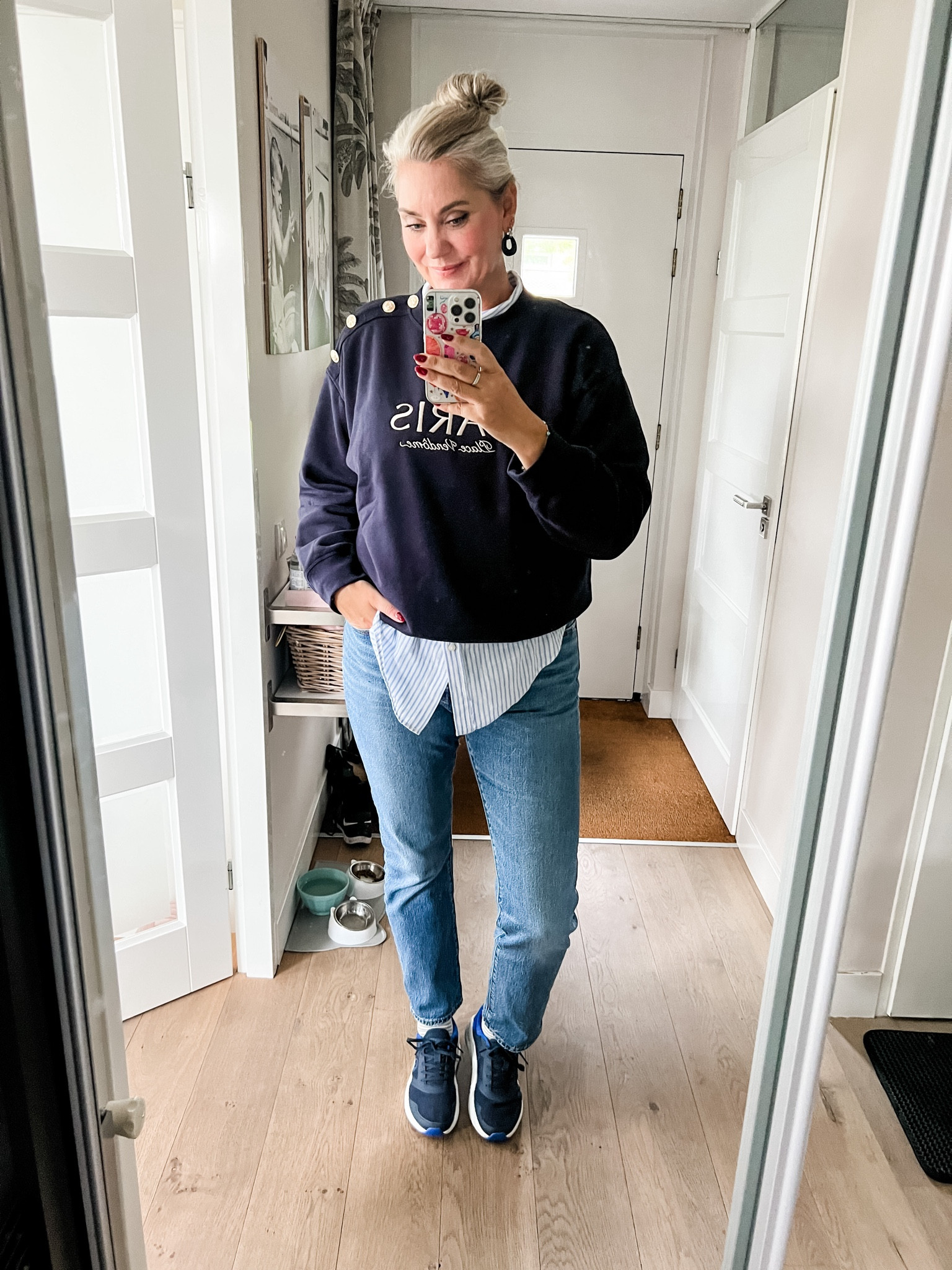 Ootd - Saturday. Navy blue ‘Paris’ sweatshirt over a striped linen shirt, paired with Levi’s 501 jeans, striped smiley socks and sustainable wool sneakers from Giesswein (use code MARLOUS20 for discount). 



#LTKautumn #LTKeurope #LTKnederlands