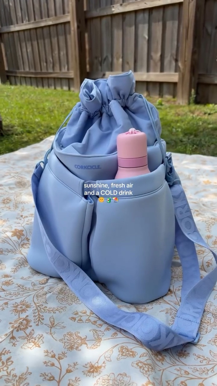 
Thisss is what we need for a beach day 🏖️ 🌞 #corkcicle #beveragebucket
#coolerbag #beachessentials #summeressentials

#LTKMothersDay #LTKHome