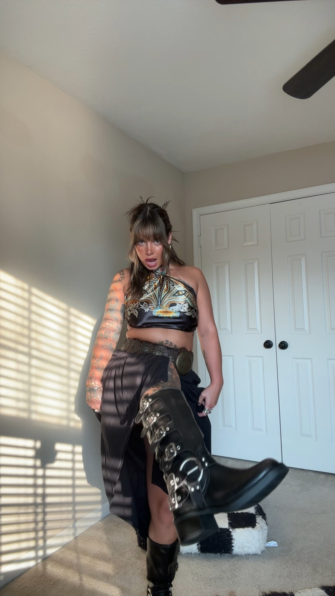 ✨Top is linked its just a bandana that i tied
✨Skirt is thrifted but says Old Navy - I couldn’t find it on their sire but found some similar - Im wearing a Medium
✨Belt was thrifted but I linked some similar belts
✨Boots are from tiktok shop, they’re Dream Pairs - they’re on amazon as well so i linked that brand but also linked different brands

#style #styleinspo #ootd #LTKstyke #LTKstyleinspo #LTKootd

#LTKVideo #LTKShoeCrush #LTKStyleTip