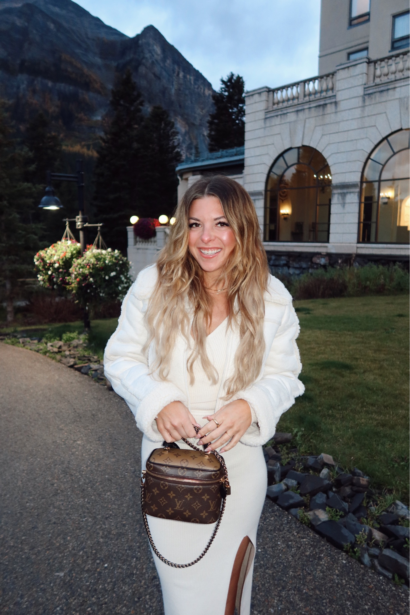 Date night outfit, I white knit dress, fall date night outfit 
In my usual smalls from Abercrombie 



#LTKstyletip #LTKfindsunder100 #LTKfindsunder50