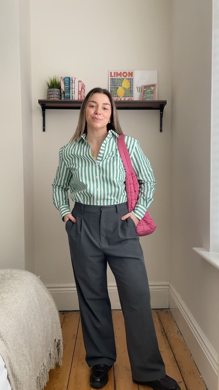 Monday’s office fit 💌

shirt* @joules 
trousers @uniqloeurope 
bag @marksandspencerstyle 
shoes @zara 

*gifted

#officeoutfits #ootdinspo #workoutfits #outfitinspo #dailyoutfits #everydayfashion
