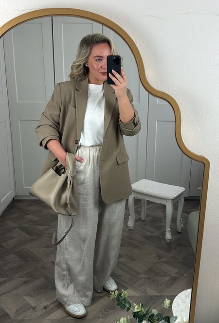 The comfiest, lightest, easy breezy spring outfit! 

I sized up in the trousers (purely because it’s the only size they had in the shop ha!) and got the short leg version. 
Blazer is on NA-KD 
Bag is Numero neuf Polene Paris 

#LTKmidsize #LTKstyletip #LTKSeasonal