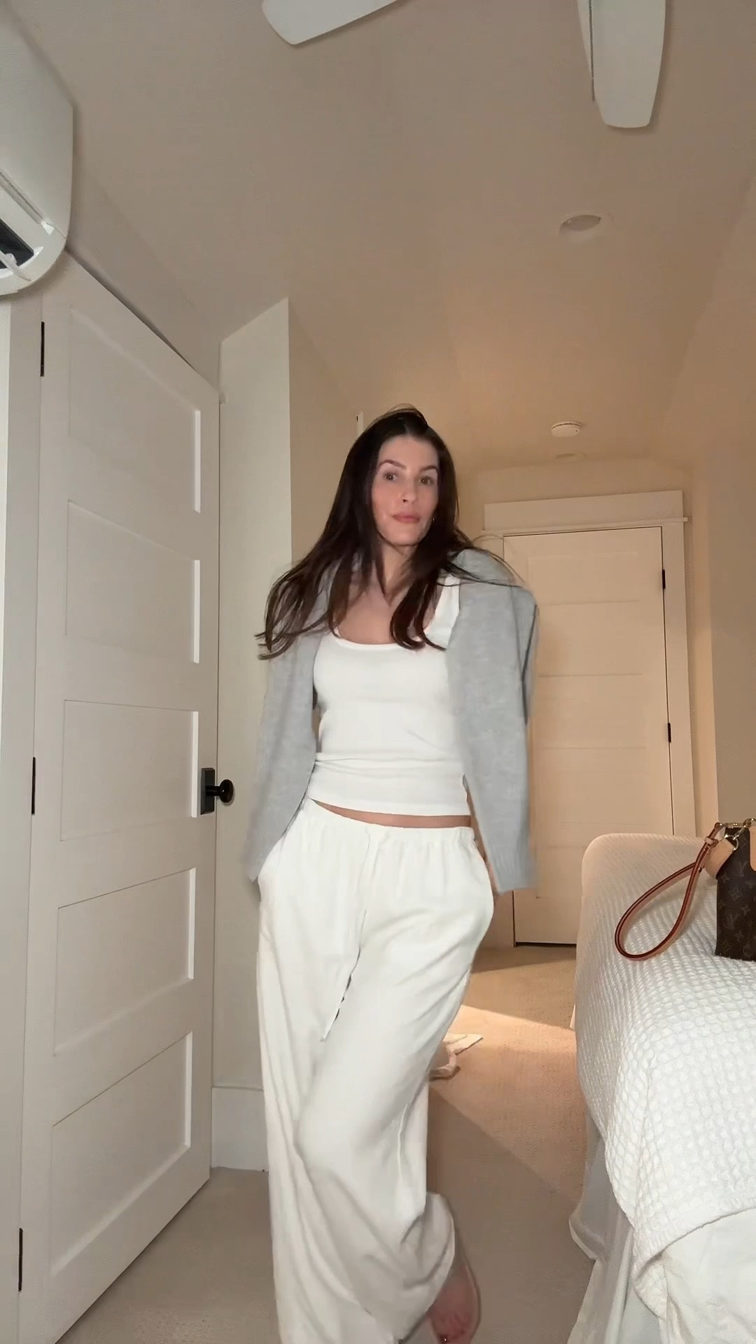 Abercrombie linen blend pull on pants 
Uniqlo sweater 
Louis Vuitton neonoe bb

#LTKSeasonal #LTKPetite #LTKTravel