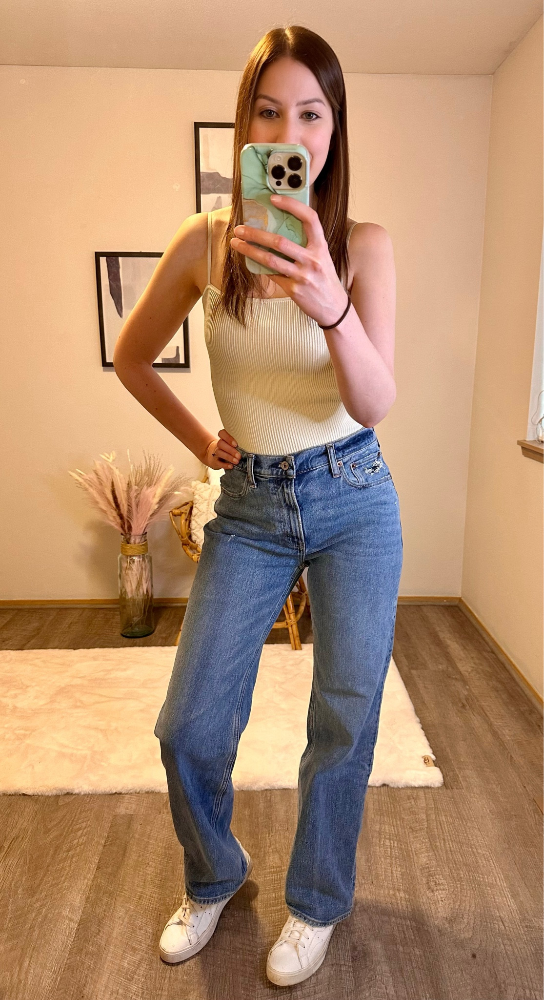 Wore this outfit for errands this weekend. These high rise 90s relaxed jeans fit perfectly! Wearing size 27R and I’m 5’7. Great for fall outfit and back to school! 🙌

Follow @jenniferxherron for more inspiration ✨

#LTKFind #LTKBacktoSchool #LTKunder100