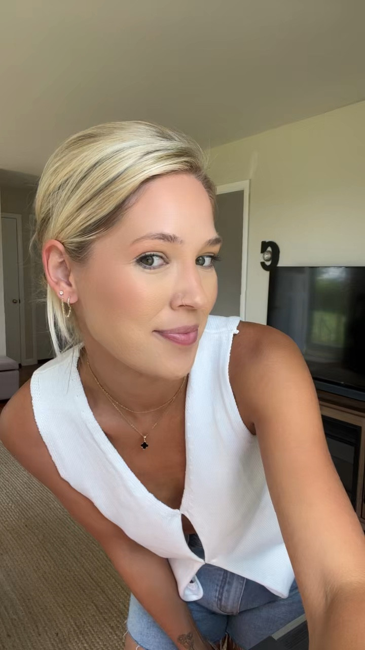 Denim shorts and knit vest 🤍 size small

#LTKSeasonal #LTKSaleAlert #LTKSummerSales